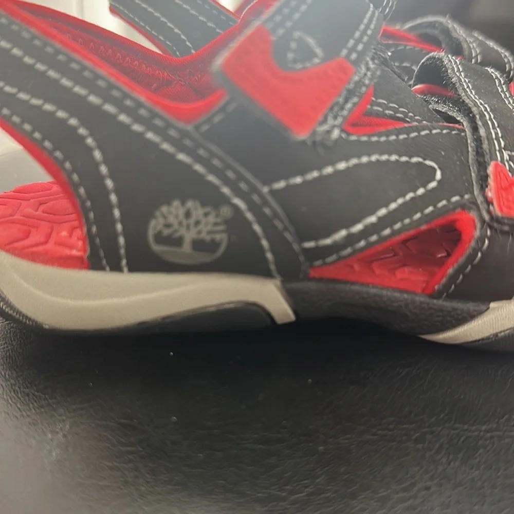 Timberland Boys size 11 sandals black‎ and red